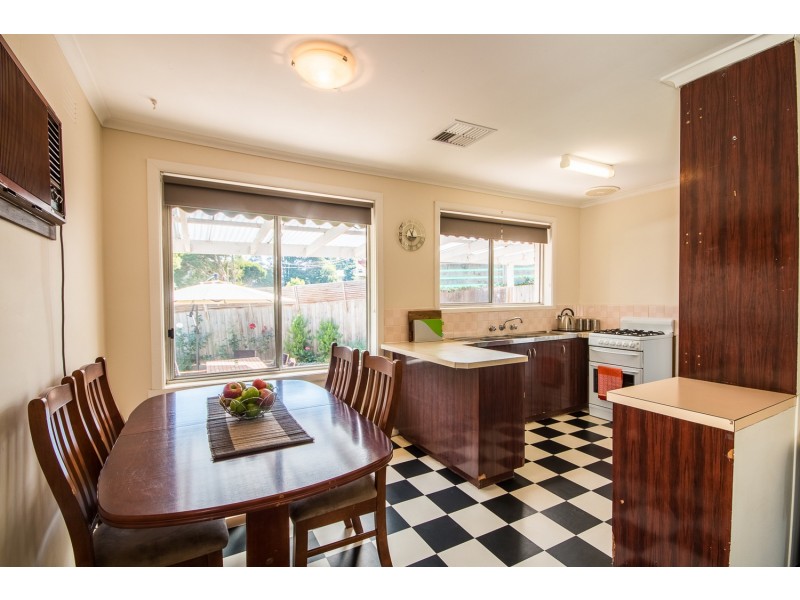 15 Bristol Court, Kilsyth VIC 3137