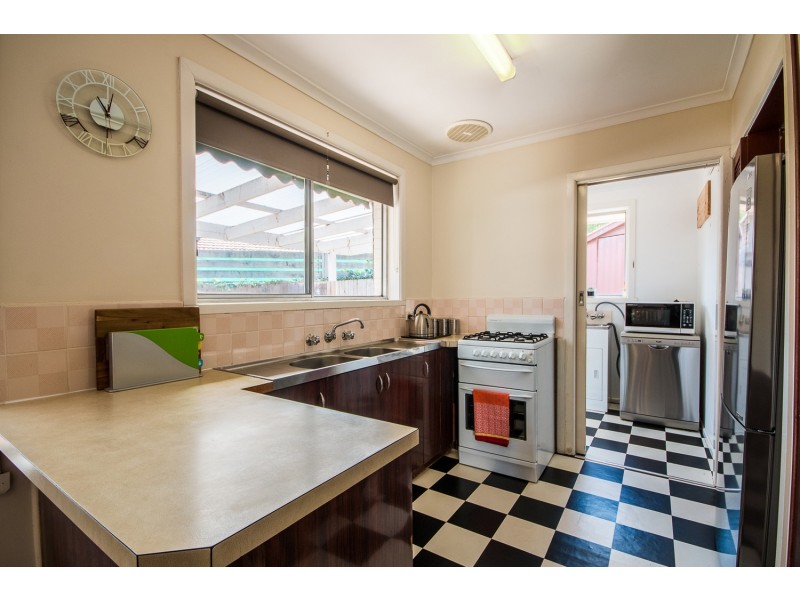 15 Bristol Court, Kilsyth VIC 3137