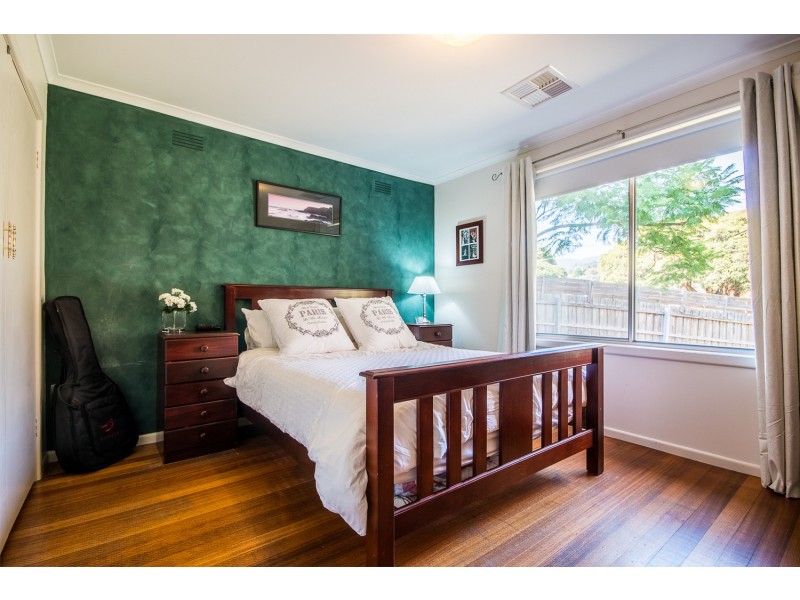 15 Bristol Court, Kilsyth VIC 3137