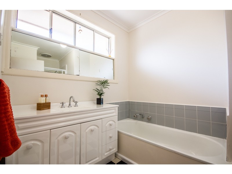 15 Bristol Court, Kilsyth VIC 3137