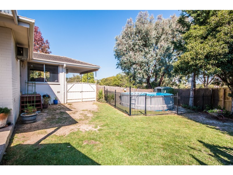 15 Bristol Court, Kilsyth VIC 3137