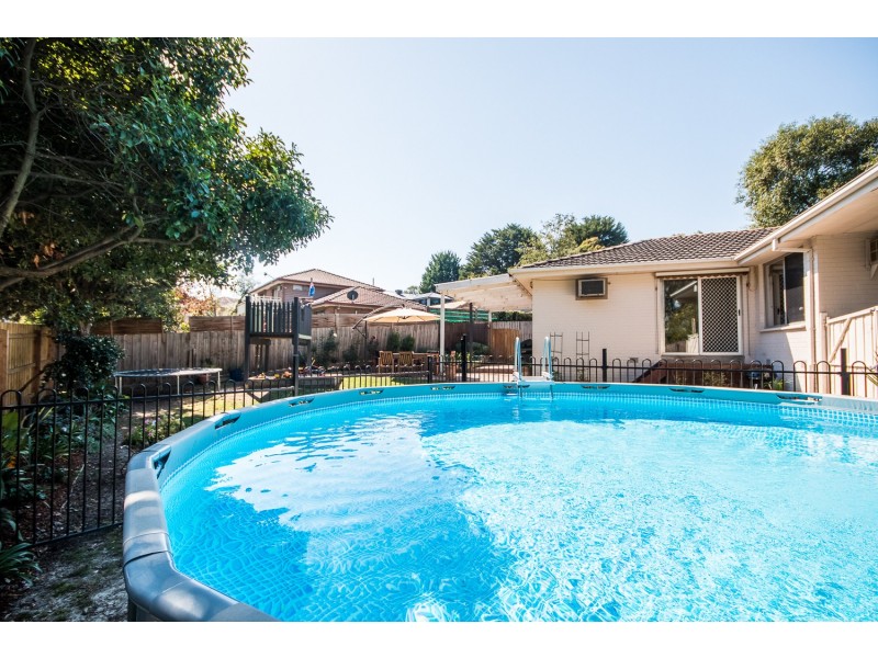 15 Bristol Court, Kilsyth VIC 3137