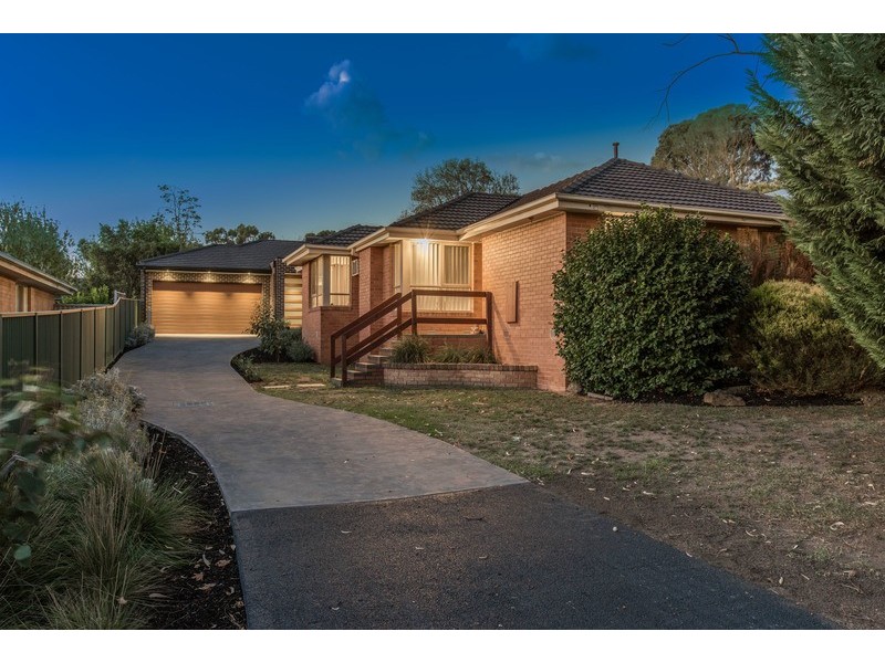 7 Bristol Court, Kilsyth VIC 3137