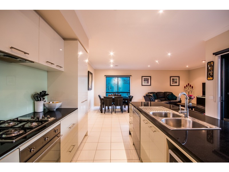 4 Arnot Court, Croydon VIC 3136