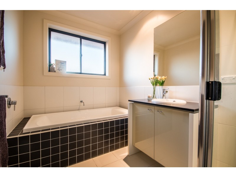 4 Arnot Court, Croydon VIC 3136