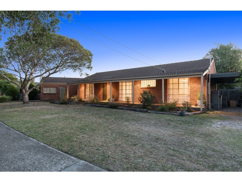 11 Tolhurst Avenue, Boronia VIC 3155