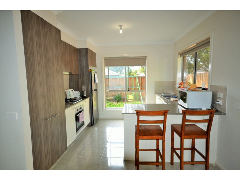 43 Tanika Circuit, Croydon VIC 3136