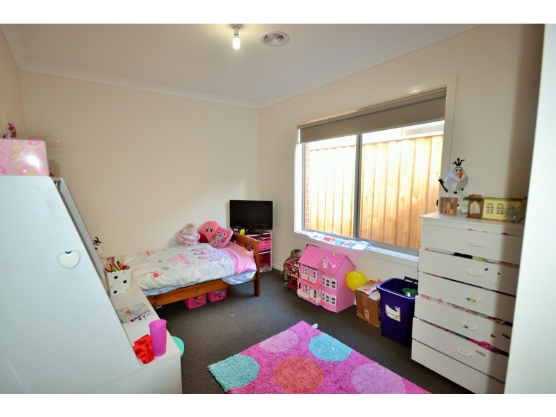 43 Tanika Circuit, Croydon VIC 3136