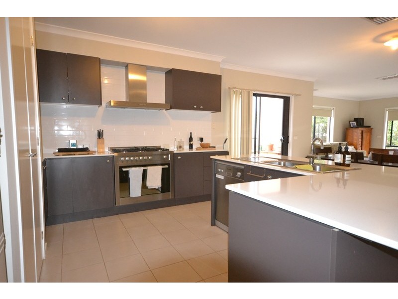 82 Exeter Road, Croydon VIC 3136