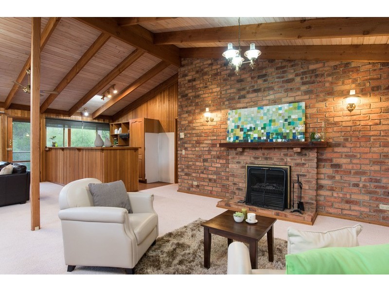 6 Ti-Tree Court, Kilsyth VIC 3137