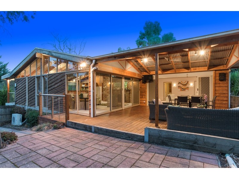 6 Ti-Tree Court, Kilsyth VIC 3137