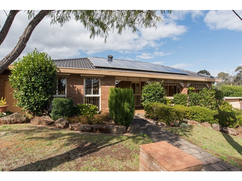 2 Crown Point, Chirnside Park VIC 3116
