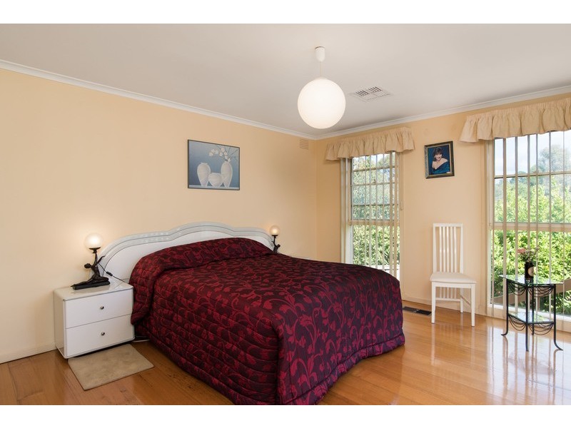 2 Crown Point, Chirnside Park VIC 3116