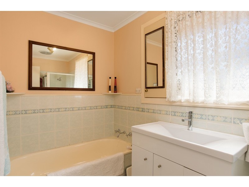 2 Crown Point, Chirnside Park VIC 3116
