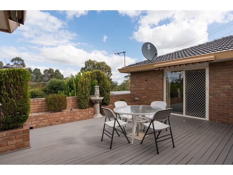2 Crown Point, Chirnside Park VIC 3116