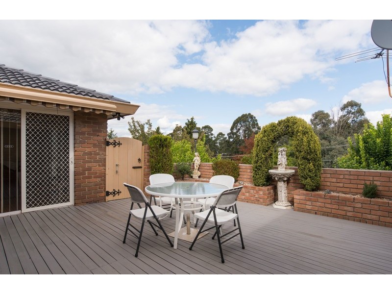2 Crown Point, Chirnside Park VIC 3116