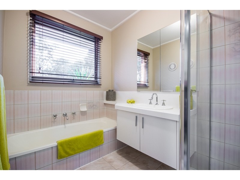 74 Blackburn Road, Mooroolbark VIC 3138