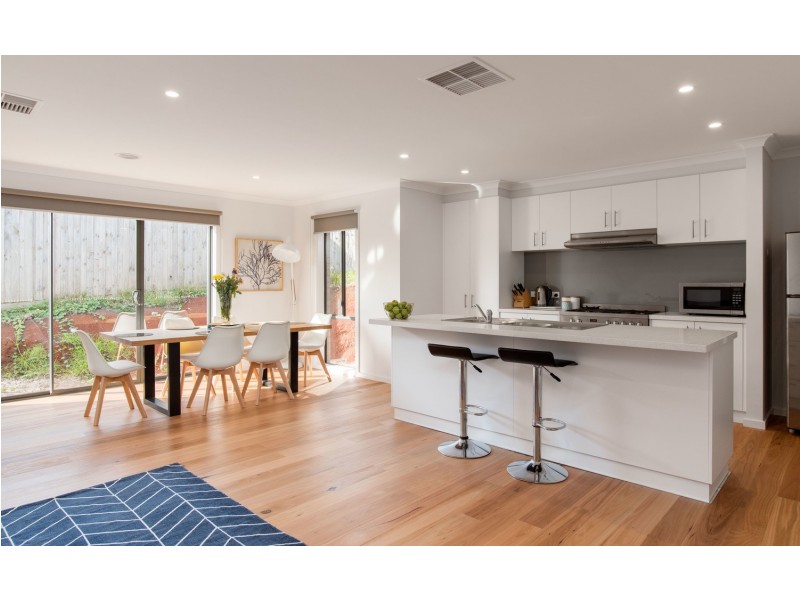 16 Grandvalley Drive, Chirnside Park VIC 3116