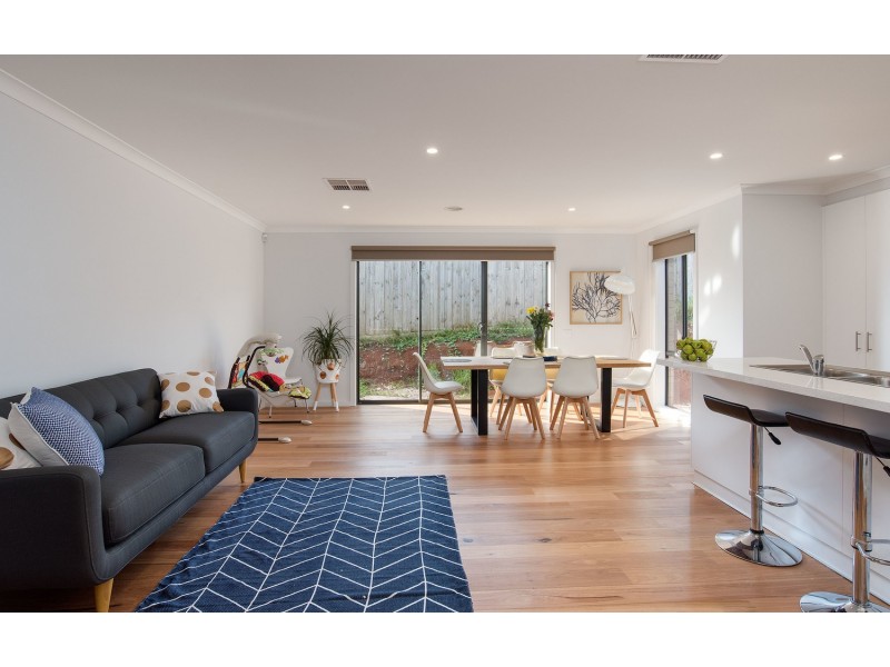 16 Grandvalley Drive, Chirnside Park VIC 3116