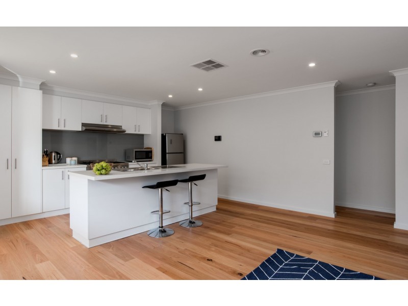 16 Grandvalley Drive, Chirnside Park VIC 3116