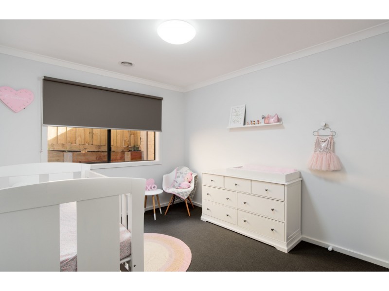 16 Grandvalley Drive, Chirnside Park VIC 3116