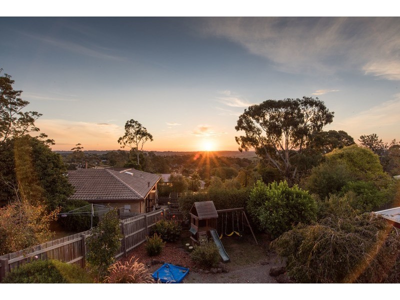 2 Chippendale Court, Chirnside Park VIC 3116