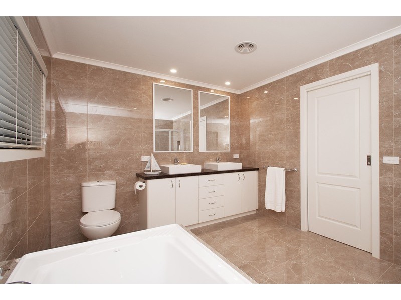 20 Cheeseman Street, Croydon VIC 3136