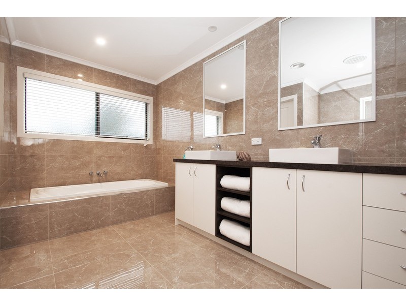 20 Cheeseman Street, Croydon VIC 3136