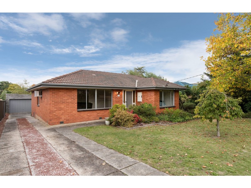 37 Blackburn Road, Mooroolbark VIC 3138