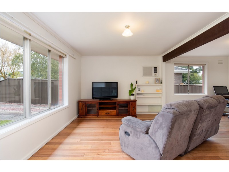 37 Blackburn Road, Mooroolbark VIC 3138