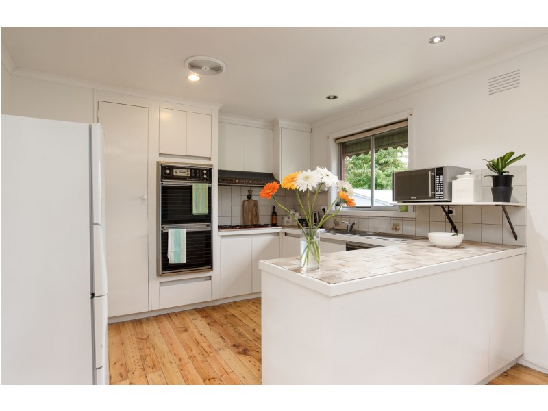 37 Blackburn Road, Mooroolbark VIC 3138