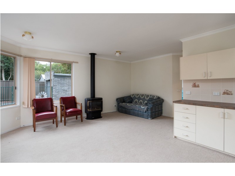 37 Blackburn Road, Mooroolbark VIC 3138