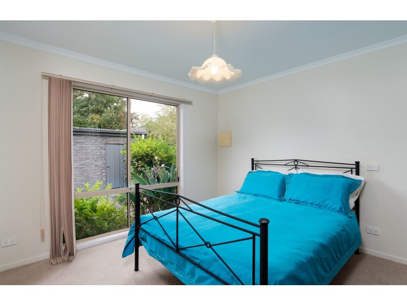 37 Blackburn Road, Mooroolbark VIC 3138
