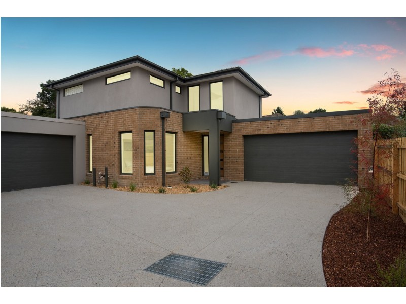 2/11 Binbrook Drive, Croydon VIC 3136