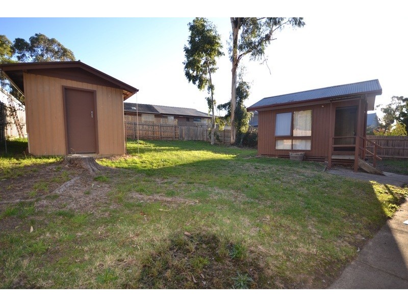 27 Ross Road, Croydon VIC 3136