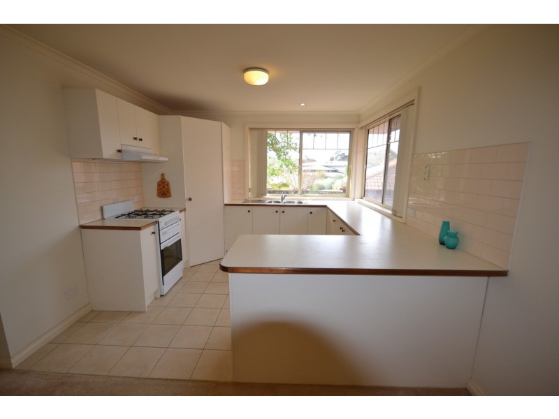 1/8 Felix Grove, Mooroolbark VIC 3138
