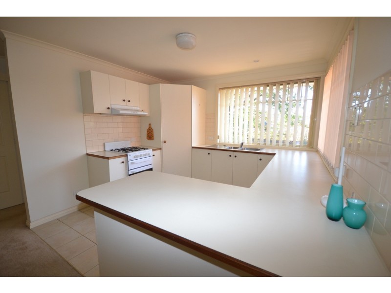 1/8 Felix Grove, Mooroolbark VIC 3138