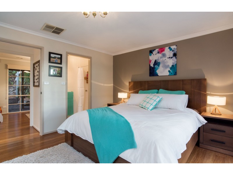 63 Johns Crescent, Mount Evelyn VIC 3796