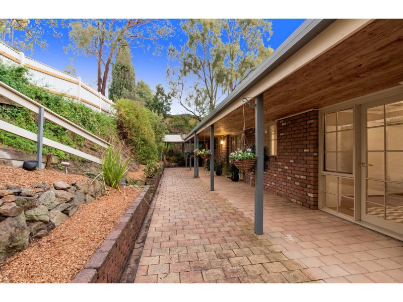 63 Johns Crescent, Mount Evelyn VIC 3796