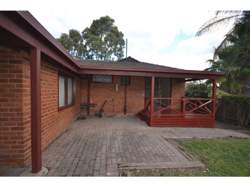 76 Bellara Drive, Mooroolbark VIC 3138