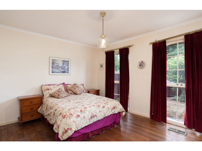 76 Bellara Drive, Mooroolbark VIC 3138