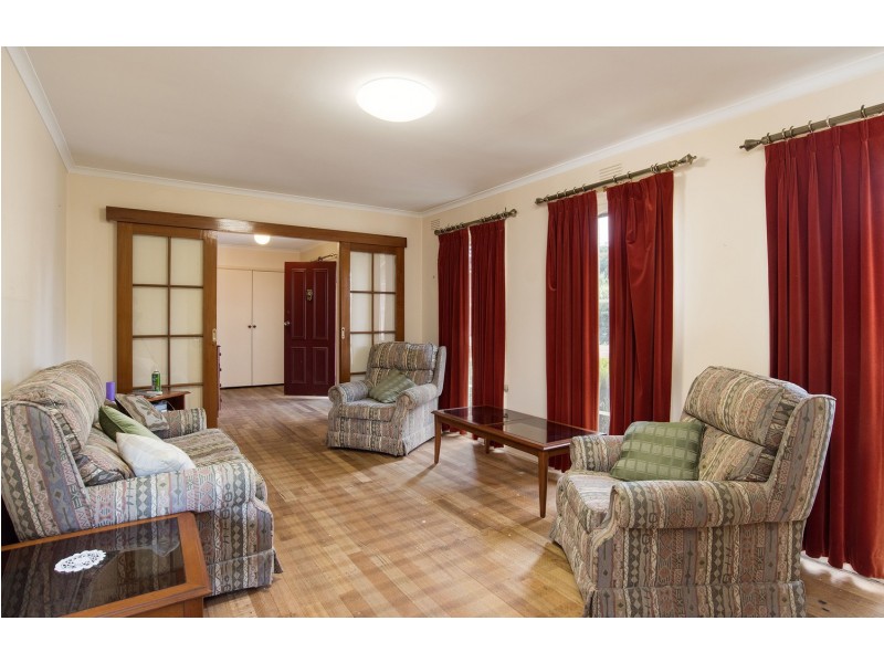 76 Bellara Drive, Mooroolbark VIC 3138