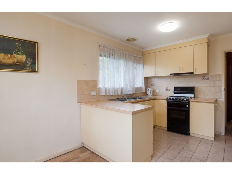 76 Bellara Drive, Mooroolbark VIC 3138