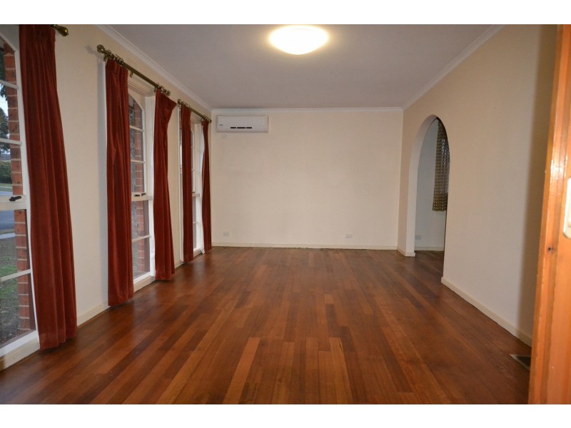 76 Bellara Drive, Mooroolbark VIC 3138