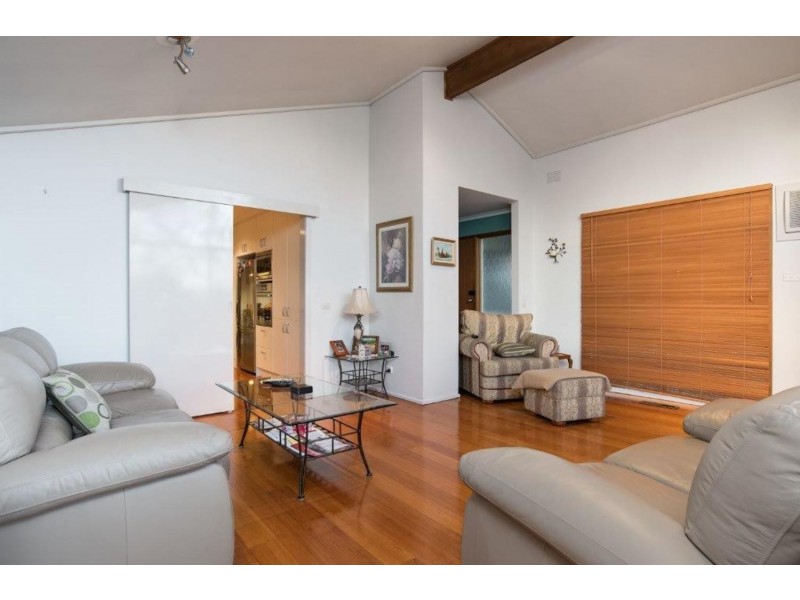 29 Autumn Grove, Mooroolbark VIC 3138