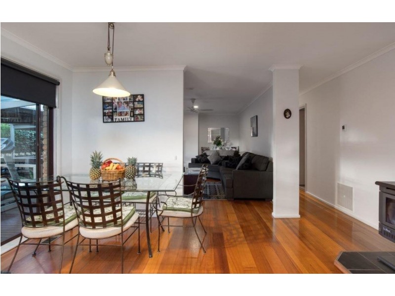 29 Autumn Grove, Mooroolbark VIC 3138