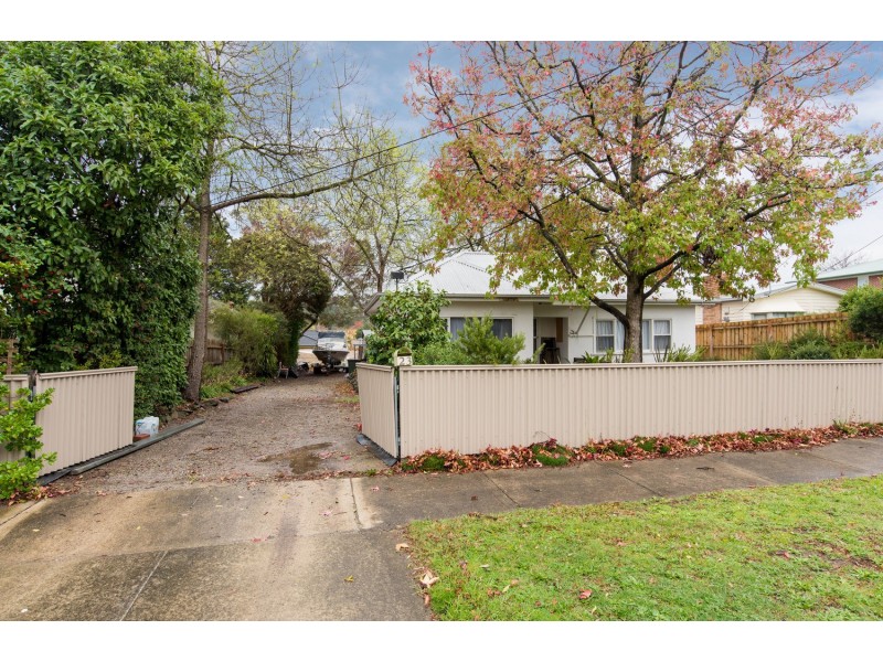 23 Bartlett Avenue, Croydon VIC 3136