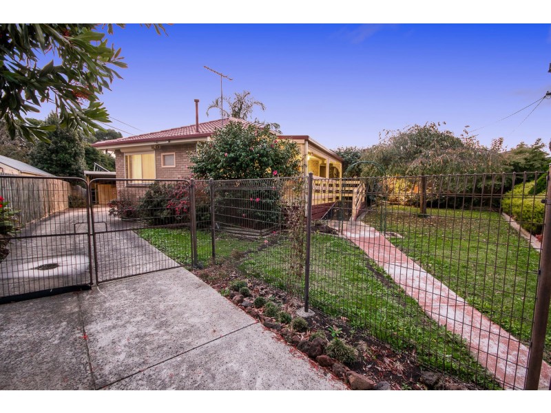 57 Struan Avenue, Mooroolbark VIC 3138