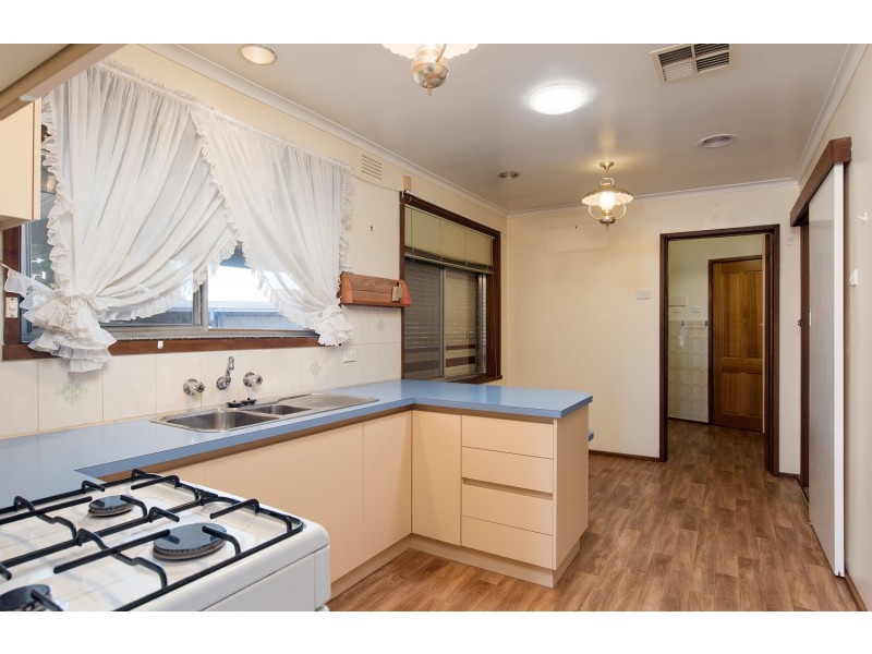 57 Struan Avenue, Mooroolbark VIC 3138