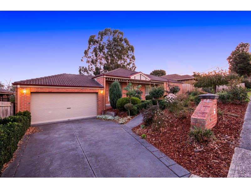 16 Corrong Crescent, Mooroolbark VIC 3138